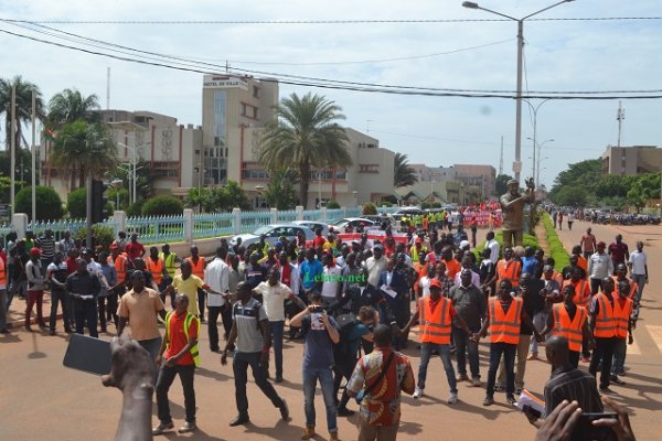 Grève d’agents publics au Burkina : Le gouvernement décide du remboursement des retenues sur les salaires
