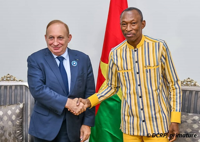 Coopération franco-burkinabè : « On a intérêt à ce que le Burkina reste débout », affirme l’ambassadeur Luc Hallade