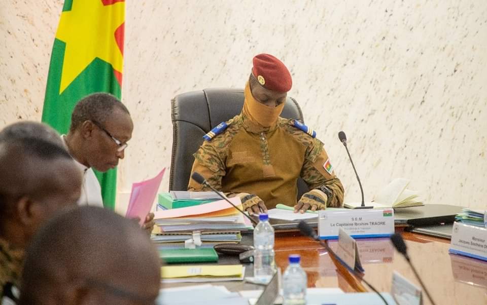 Burkina : Le Conseil des ministres adopte un projet de loi portant dépolitisation de l’Administration publique