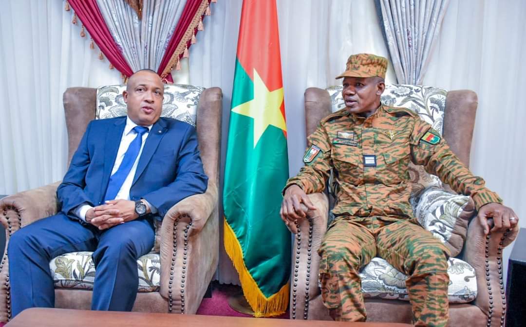 Situation sécuritaire : La mutualisation des efforts en réflexion entre le Colonel Boukaré ZOUNGRANA et le Général de Brigade Daoud Aly MOHAMMEDINE