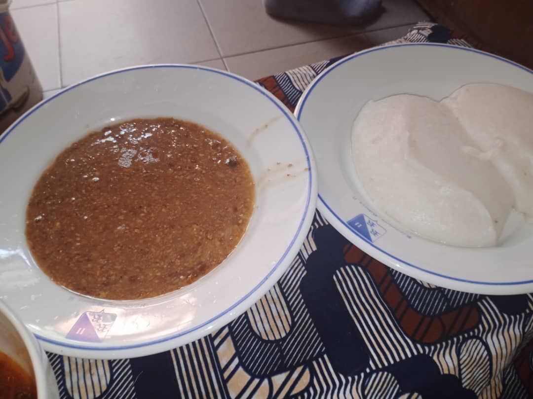 Burkina/Alimentation : La sauce du Bombax Costatum ou Voaga, un repas dont l’élasticité est prisée en cette période de l’année 