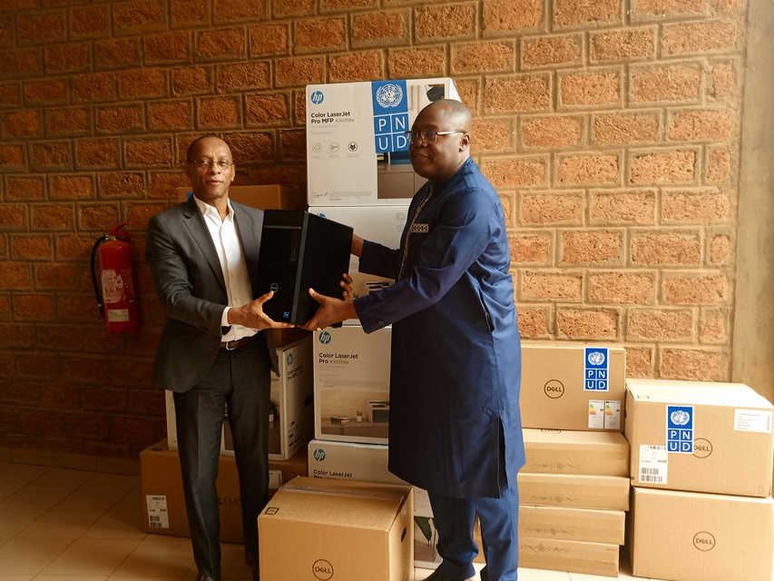 Burkina / Digitalisation des procédures : Le PNUD offre du matériel informatique au ministère de l’Économie