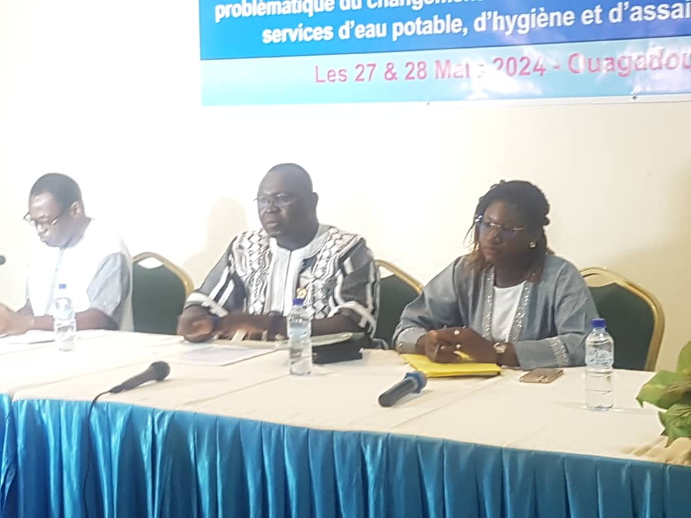 Burkina/ Accès aux services d’eau potable : WaterAid et les parlementaires veulent cerner l’impact du changement climatique en lien avec la question 