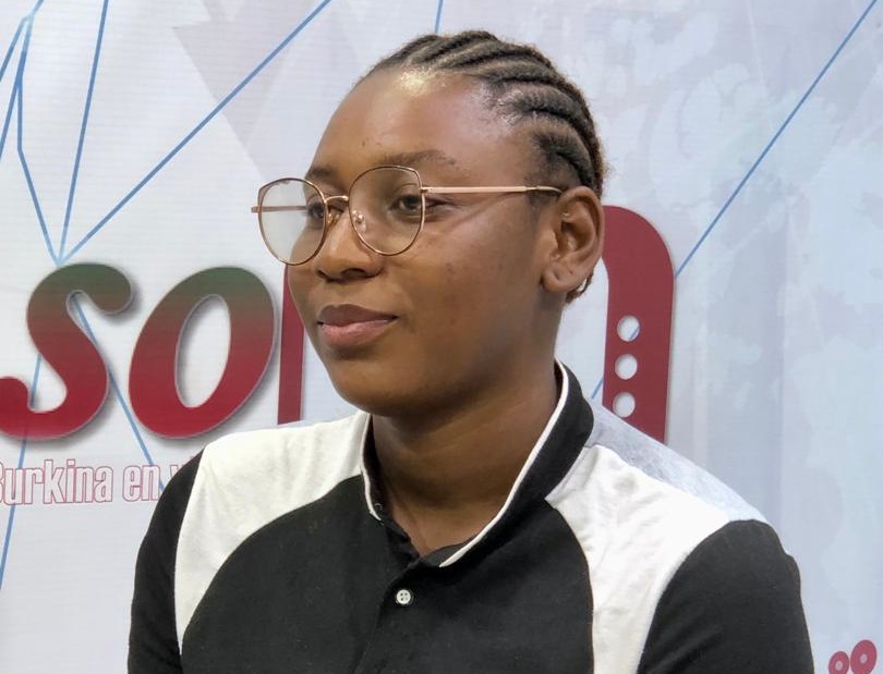 Burkina / Entrepreneuriat : Rafiatou Sankara, une élève cheffe d’une entreprise de restauration en ligne