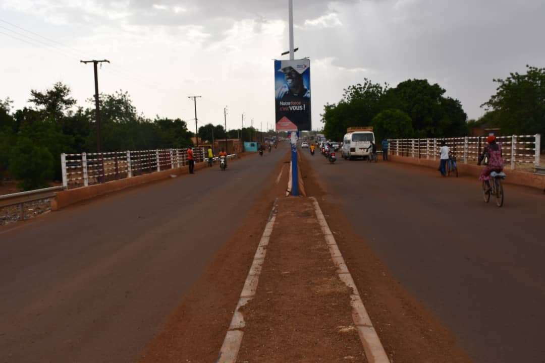 Infrastructures : Des journalistes sur la rocade de Koudougou