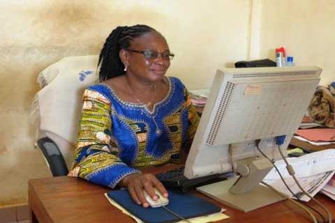 Jacqueline Sawadogo : Femme de foyer, mère et entrepreneuse courageuse. 