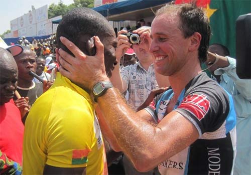 Cyclisme : Le directeur technique national burkinabè rend hommage à Gunther Cuylits