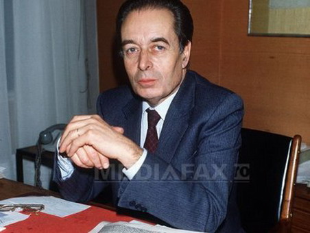 La mort d’André Fontaine, directeur du service étranger et ancien directeur du quotidien Le Monde.