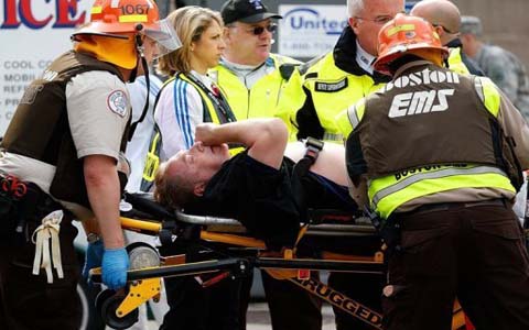 Etats-Unis : explosions au marathon de Boston, au moins 2 morts, de nombreux blessés