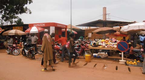 Article 37 et sénat : Les commerçants du grand marché de Bobo ont d’autres préoccupations
