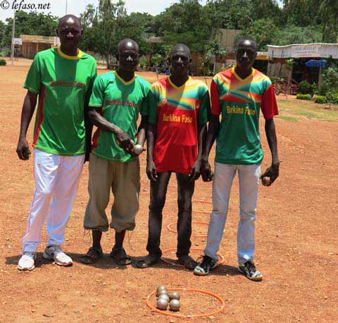 Pétanque : l’équipe de la Sonapost représente le Burkina à la Marseillaise 