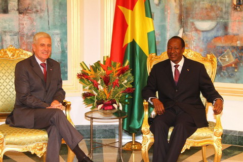 France-Burkina : L’Ambassadeur Emmanuel BETH dit au revoir au Président du Faso