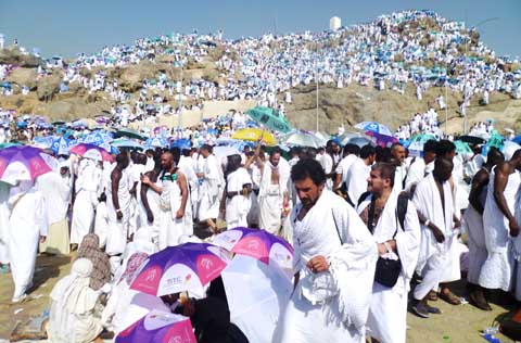 Hadj 2013 : Les pèlerins burkinabè poursuivent les rites à Minah et Arafat.