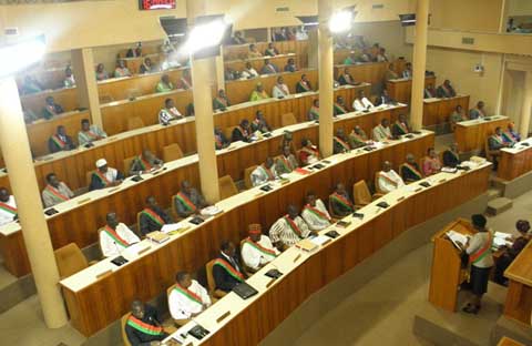 Assemblée nationale : Les députés autorisent une rallonge de  150 285 243 572 FCFA pour le budget de l’Etat 2013
