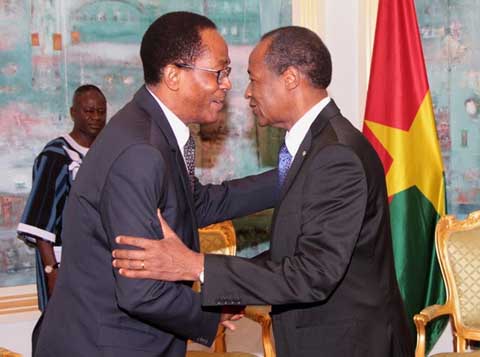 Le Chef du parlement béninois recueils les conseils du président du Faso