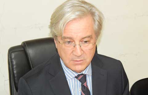 « L’Union européenne suit attentivement la situation politique au Burkina Faso », dixit Alain Holleville