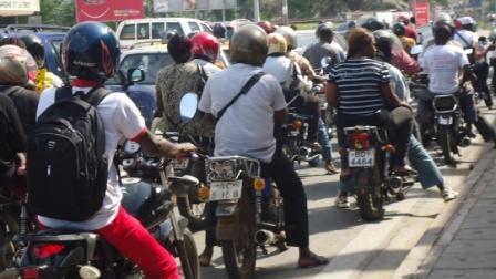 Sécurité routière au Togo : Port du casque obligatoire à Lomé
