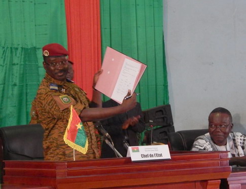 Signature de la charte de la transition : Le discours historique du lieutenant-colonel Yacouba Isaac Zida