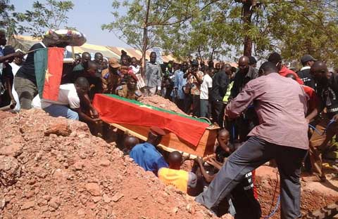 Inhumation des martyrs de l’insurrection populaire : véritable devoir de mémoire, ultime « Adieu ! » de toute une Patrie !