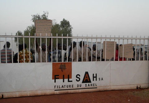 Bobo-Dioulasso : Des ouvriers de la Filature du Sahel exigent la démission du Directeur général 