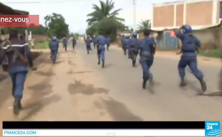 BURUNDI - Violences dans les rues de Bujumbura, la police pourchasse les manifestants