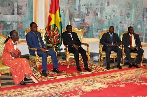 Carnet d’audiences du Président du Faso : Des Sankaristes et la Banque mondiale chez Michel Kafando 