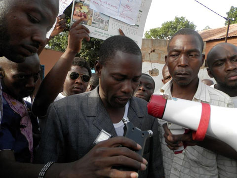 Bobo : Des jeunes de Sikasso-Cira ont marché contre des personnes soupçonnées d’homosexualité 