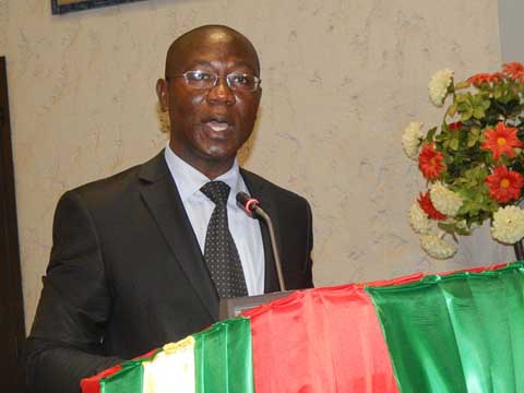 Gouvernance politique en Afrique : « les instruments juridiques régionaux méritent d’être repensés », dixit Pr Augustin Loada  