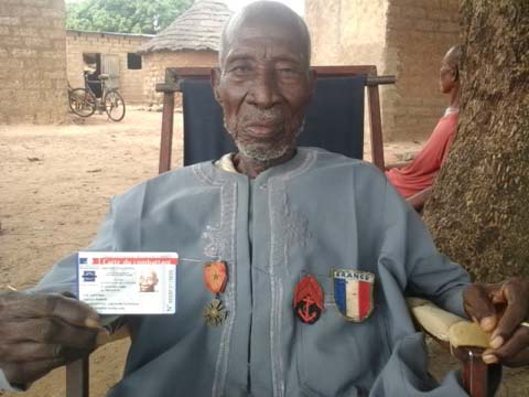 Pension d’anciens Tirailleurs sénégalais : Le vieux  Kamon Soulama a reçu sa carte militaire 