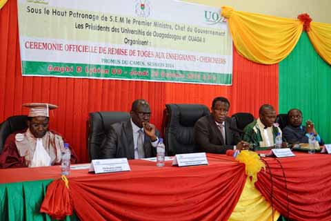 Université de Ouagadougou et de Ouaga 2 : 50 enseignants chercheurs et enseignants hospitalo-universitaires reçoivent leurs toges