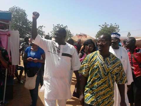 Caravane du Mouvement africain des peuples : Victorien Tougouma s’invite dans les marchés de Ouagadougou
