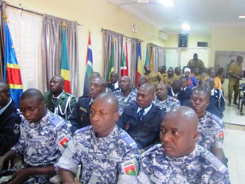 Ecole militaire technique de Ouagadougou : 19 stagiaires reçoivent leurs diplômes de fin de formation 