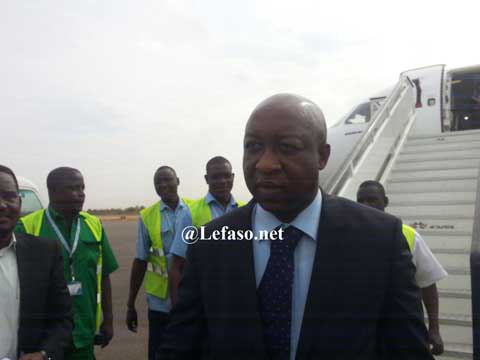 Le premier ministre Paul Kaba Thiéba, nommé le 06 janvier 2016 est arrivé ce matin à l’aéroport international de Ouagadougou en provenance de Dakar où il servait à la BCEAO. 