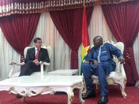 Assemblée nationale : L’ambassadeur de France au Burkina parle coopération et sécurité avec Salifou Diallo