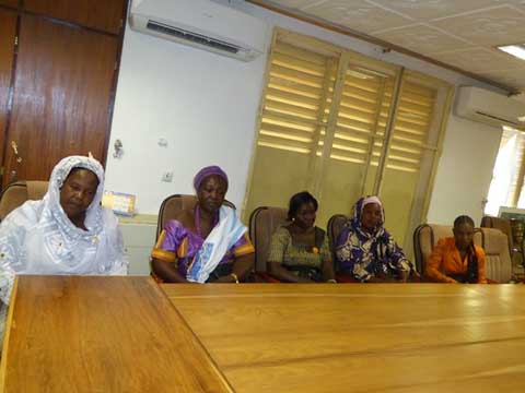 Promotion du Faso Danfani : La coalition des femmes tisseuses  était chez le ministre de la culture