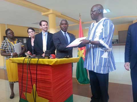 Législation et contrôle parlementaire : Les USA offrent un million de dollars au parlement burkinabè
