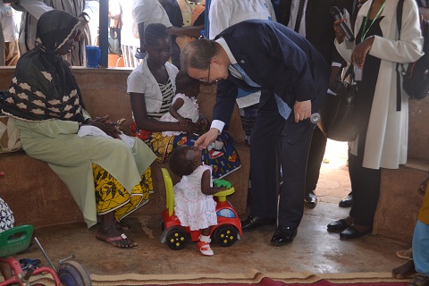Santé infantile : Le Secrétaire général de l’ONU encourage le personnel du CREN