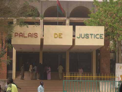 Déclaration des syndicats de magistrats, de greffiers et de la garde pénitentiaire du Burkina sur les violences commises à Diapaga le 07mars 2016 
