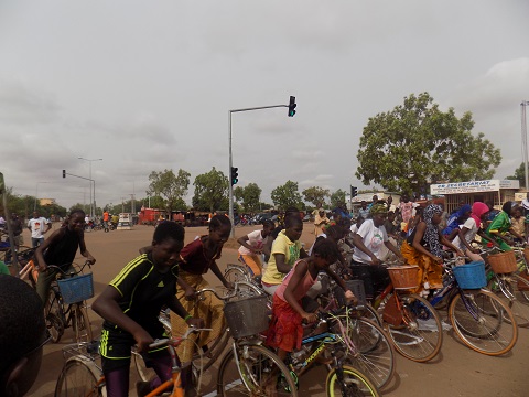 Sport : une course cycliste des élèves du primaire pour préparer la relève