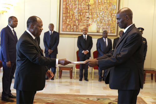 Burkina- Côte d’Ivoire : Le nouvel ambassadeur, Mahamadou ZONGO, a présenté ses lettres de créance au Président Alassane OUATTARA