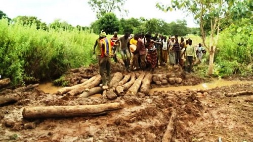 Province du Poni : Les populations de Douabar ont « réparé » la voie qui mène à leur village