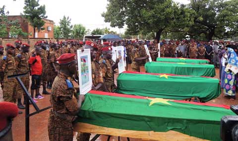 [VIDÉO] Inhumation des quatre militaires tués à Intagom