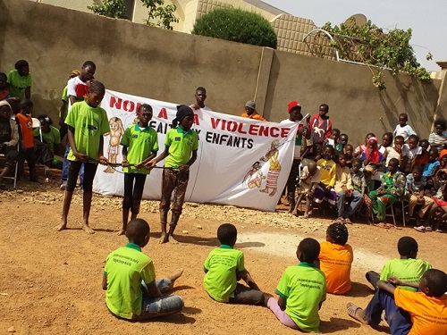 Secteur 42 de Ouagadougou : Mwangaza Action a organisé un arbre de Noel pour les enfants