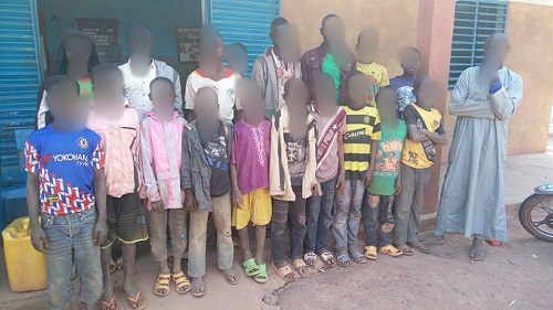 Trafic d’enfants : La gendarmerie intercepte un car transportant 18 enfants de 7 à 15 ans