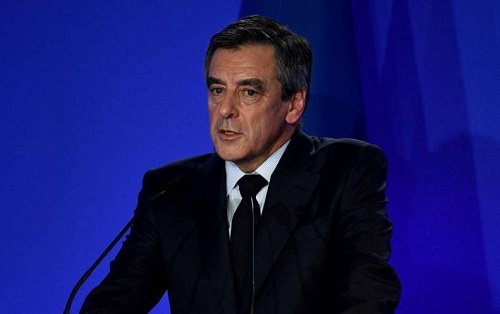 Présidentielle française : François Fillon continue sa dégringolade dans les sondages