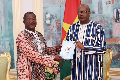 Présidence du Faso : La Cour des comptes dévoile le contenu de son rapport 2015 à Roch Kaboré 
