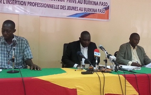 Marchés publics au Burkina : Des jeunes entrepreneurs dénoncent une concurrence déloyale des grands opérateurs économiques