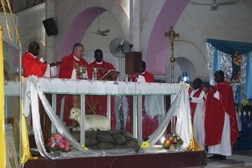 Eglise catholique : Les fidèles ont célébré les saints Pierre et Paul