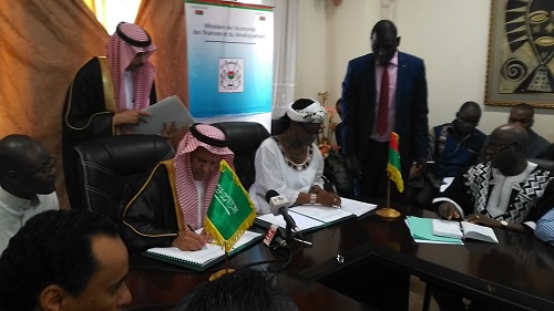 Ministère de l’économie, des finances et du développement : Le Fonds Saoudien de Développement  apporte 25 milliards de Francs CFA pour le développement du Burkina