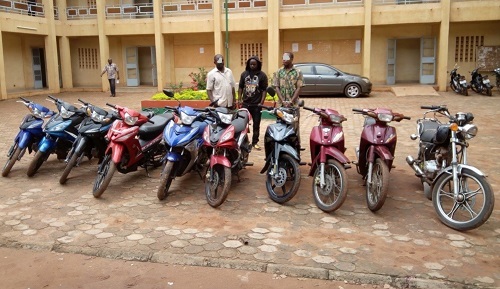 Burkina Faso : Un réseau de voleurs d’engins à deux roues démantelé à Bobo-Dioulasso